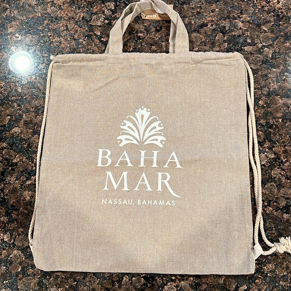 NWT Baha Mar burlap hand tote bag with 2 side ropes doubles as a back bag